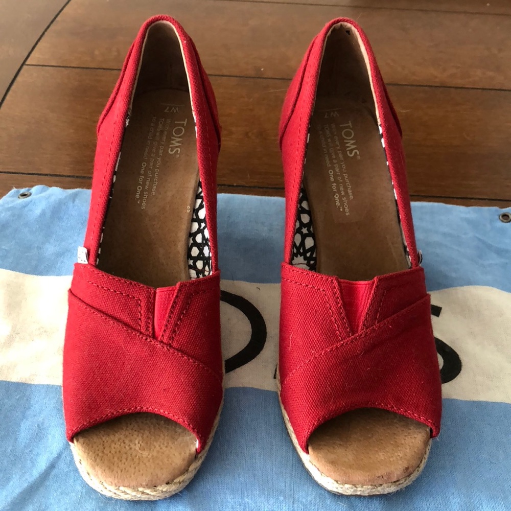 TOMS wedges, Red, Size 7